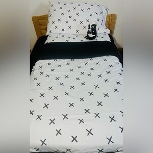 PillowFort Cross/Minimalist Black and White 3 Piece Microfiber Toddler Bedding